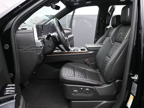 Certified 2026 Cadillac Escalade Platinum Sport w/ LPO, ONYX Package AWD/4WD image 10