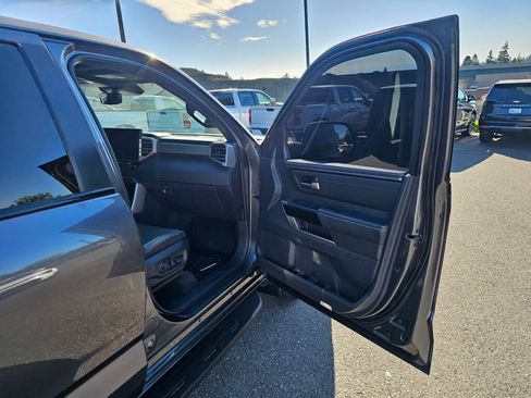 Used 2026 Toyota Tundra Limited AWD/4WD image 30