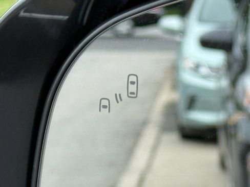 Used 2018 Mitsubishi Outlander SEL image 15