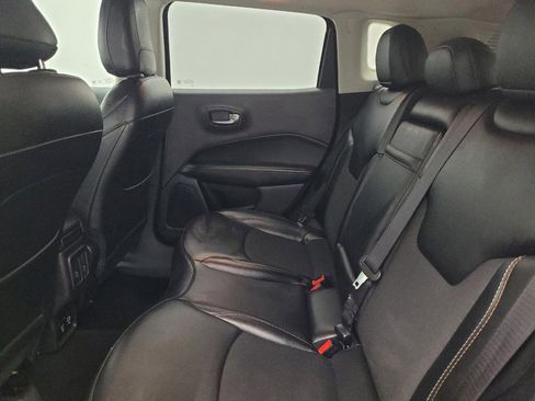Used 2019 Jeep Compass Latitude w/ Cold Weather Group AWD/4WD image 18