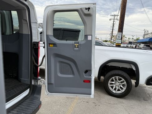 Used 2017 Ford Transit 350 XLT image 18