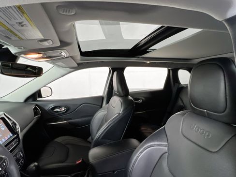 Used 2022 Jeep Cherokee Limited image 21