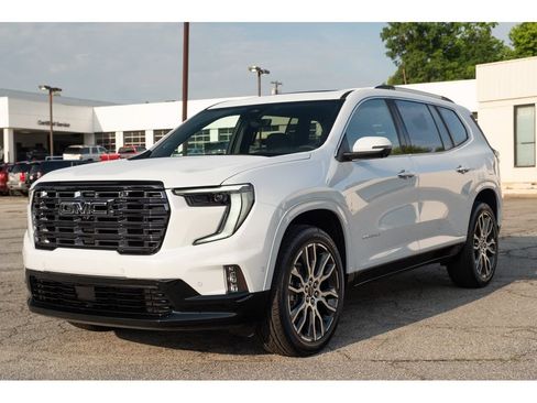 New 2026 GMC Acadia Denali Ultimate w/ LPO, Floor Liner Package AWD/4WD image 4