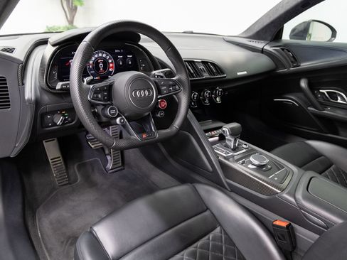 Used 2017 Audi R8 V10 plus AWD/4WD image 5