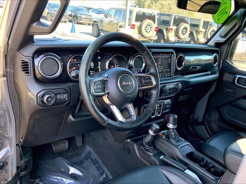 Used 2020 Jeep Wrangler Unlimited Sahara image 15