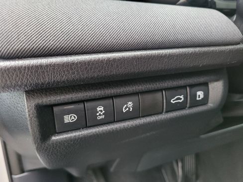 Used 2025 Toyota Camry LE FWD image 8