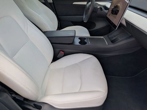 Used 2024 Tesla Model Y Long Range image 12