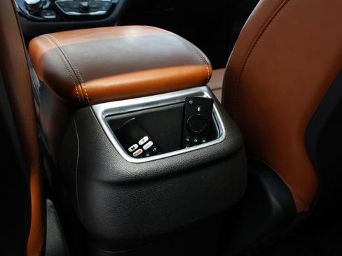 Used 2026 Chrysler Pacifica Pinnacle FWD image 25