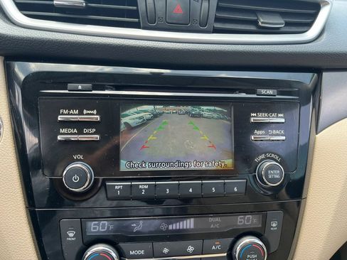 Used 2016 Nissan Rogue SV FWD image 15
