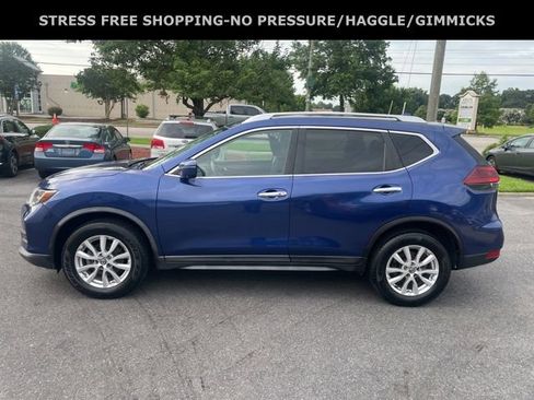 Used 2018 Nissan Rogue SV w/ Premium Package image 6