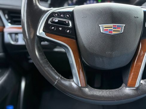 Used 2018 Cadillac Escalade Premium Luxury RWD image 26