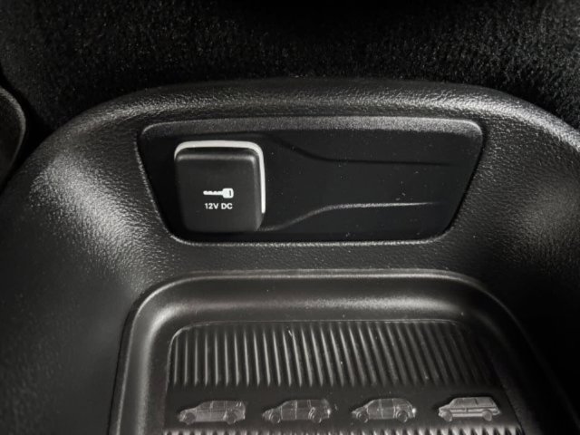 Used 2024 Chrysler Pacifica Touring FWD image 25
