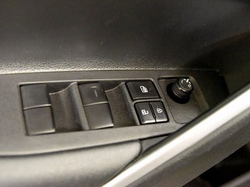 Used 2023 Toyota Corolla Cross LE image 16