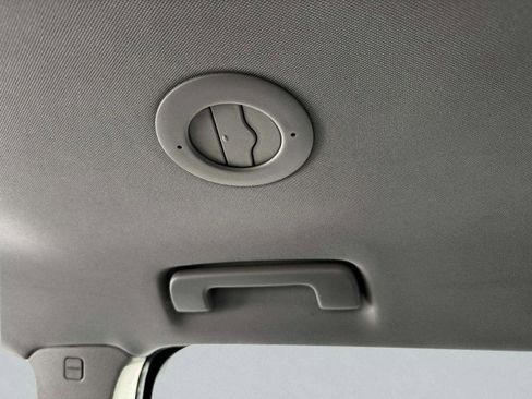 Used 2019 Buick Enclave Essence image 43