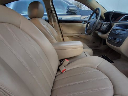 Used 2011 Buick Lucerne CXL image 4