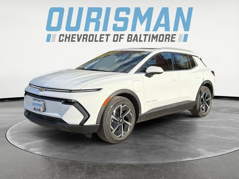 New 2026 Chevrolet Equinox EV LT image 2