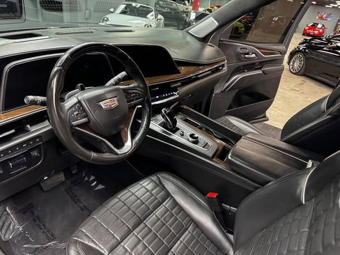 Used 2022 Cadillac Escalade Sport Platinum w/ Heavy-Duty Trailer Package image 31