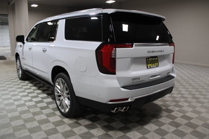 New 2026 GMC Yukon XL Denali w/ Denali Reserve Package AWD/4WD image 10