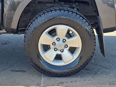 Used 2015 Toyota Tacoma PreRunner w/ TRD Sport Package image 31