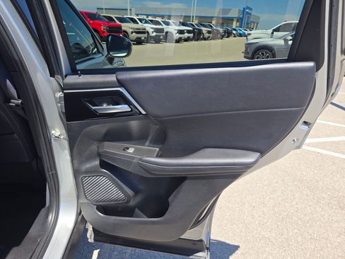 Used 2024 Mitsubishi Outlander AWD image 24