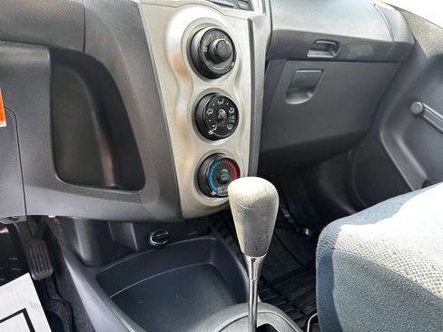 Used 2011 Toyota Yaris 4-Door Hatchback w/ Convenience Pkg image 15