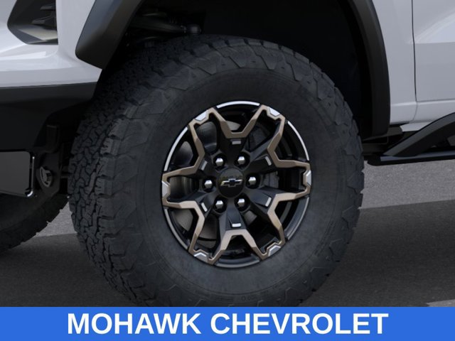 New 2026 Chevrolet Colorado ZR2 w/ Technology Package AWD/4WD image 9
