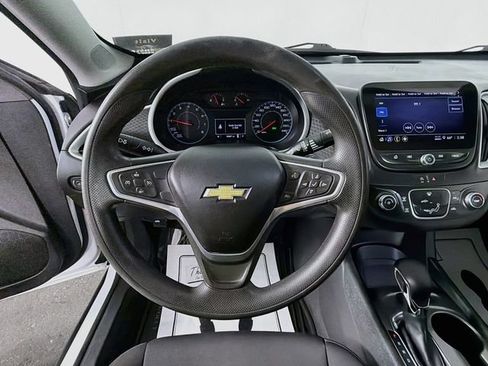 Used 2022 Chevrolet Malibu LS FWD image 11