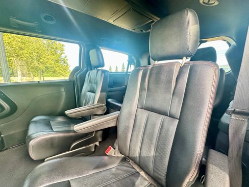 Used 2019 Dodge Grand Caravan GT FWD image 13