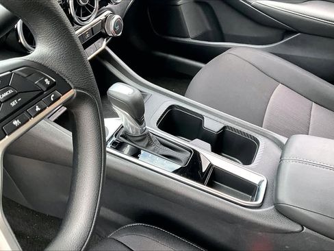 Used 2025 Nissan Sentra SV FWD image 15