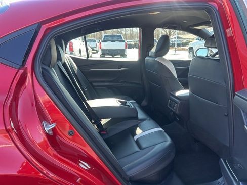 Used 2025 Toyota Camry SE image 17