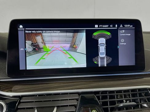 Used 2023 BMW 530e image 38