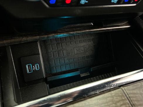 Used 2021 Ford Expedition Max Limited image 10