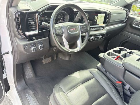 Used 2025 GMC Sierra 1500 SLT AWD/4WD image 10