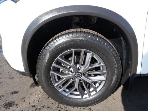 Used 2021 Nissan Rogue S image 32