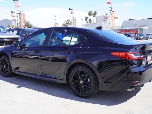 Used 2025 Toyota Camry SE w/ Convenience Package AWD/4WD image 5