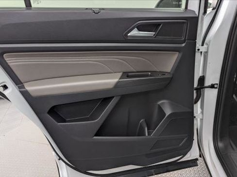 Used 2022 Volkswagen Atlas SEL image 14