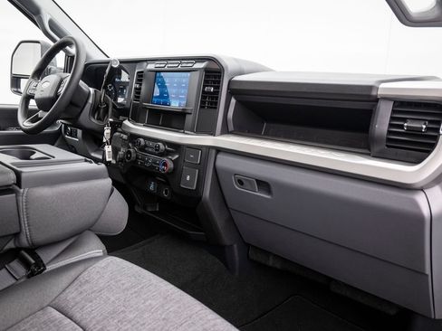 Used 2024 Ford F250 XL w/ STX Appearance Package AWD/4WD image 15