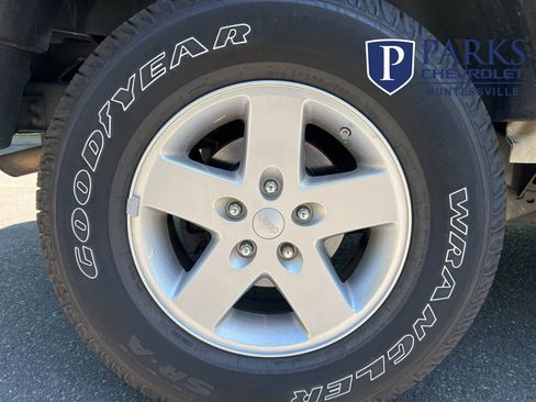 Used 2013 Jeep Wrangler Unlimited Sport image 11