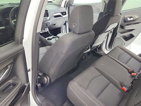 Used 2024 GMC Terrain SLE image 28