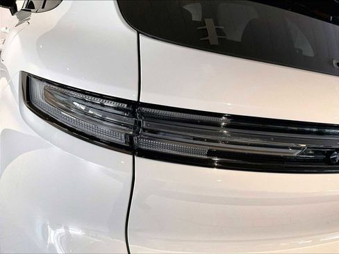 Used 2025 Porsche Cayenne Turbo image 34