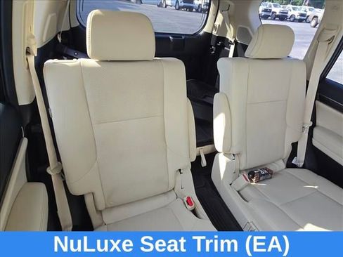 Used 2023 Lexus GX 460 Premium w/ Accessory Package AWD/4WD image 18
