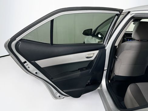 Used 2019 Toyota Corolla LE image 24