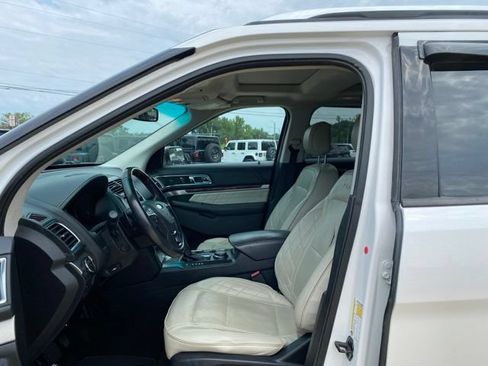 Used 2016 Ford Explorer Platinum AWD/4WD image 17