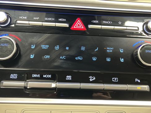 Used 2025 Hyundai Santa Fe Calligraphy AWD/4WD image 18