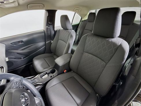 Certified 2025 Toyota Corolla LE image 5