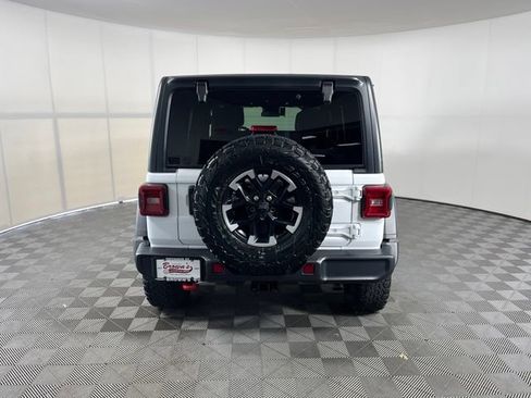 Used 2025 Jeep Wrangler Unlimited Rubicon AWD/4WD image 6
