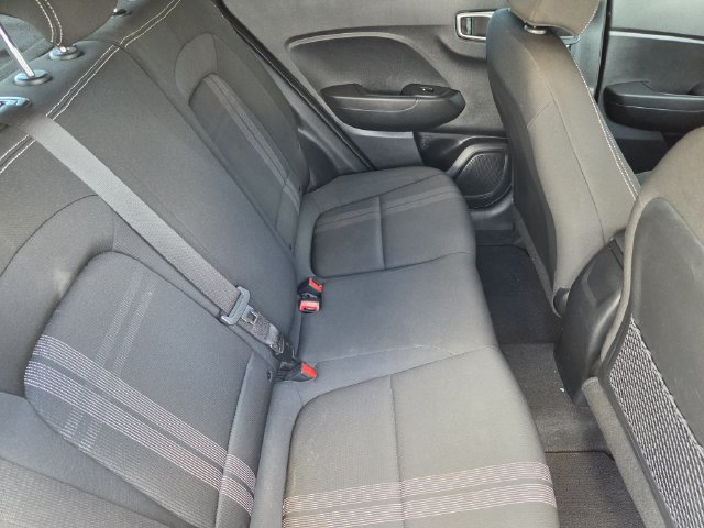 Used 2022 Hyundai Venue SEL FWD image 35