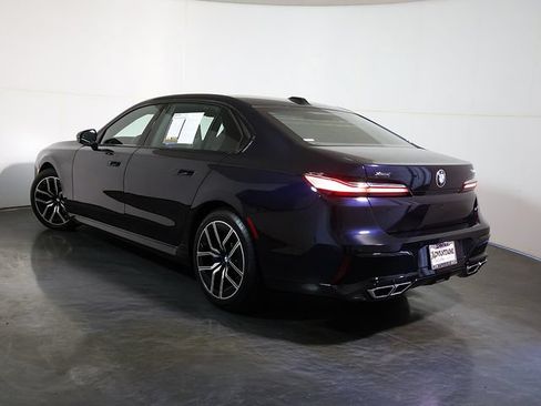 Used 2023 BMW 760i xDrive AWD/4WD image 2