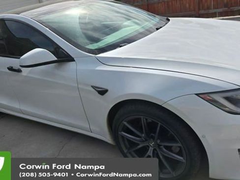 Used 2021 Tesla Model S Plaid image 18