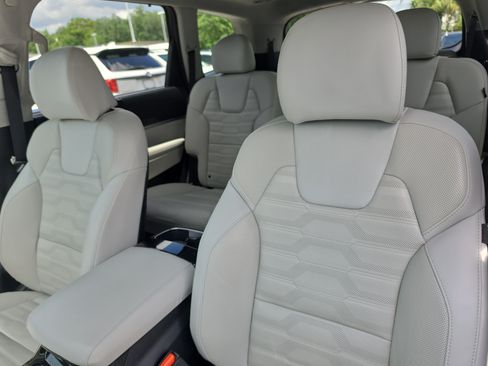 Certified 2024 Kia Telluride SX Prestige AWD/4WD image 23